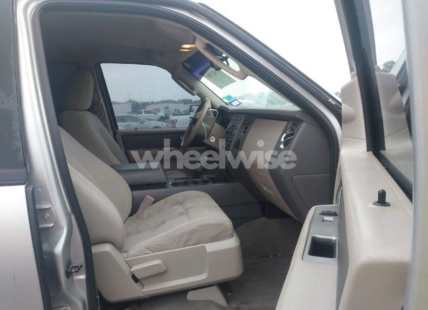 Photo 5 of 2014 Ford Expedition XLT (VIN 1FMJU1H58EEF65794)