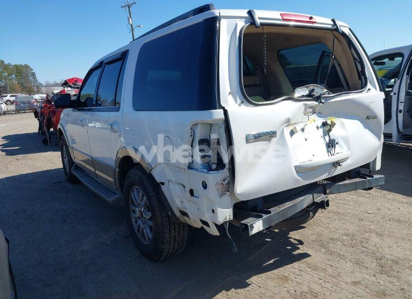 Photo 3 of 2013 Ford Expedition XLT (VIN 1FMJU1H59DEF64054)