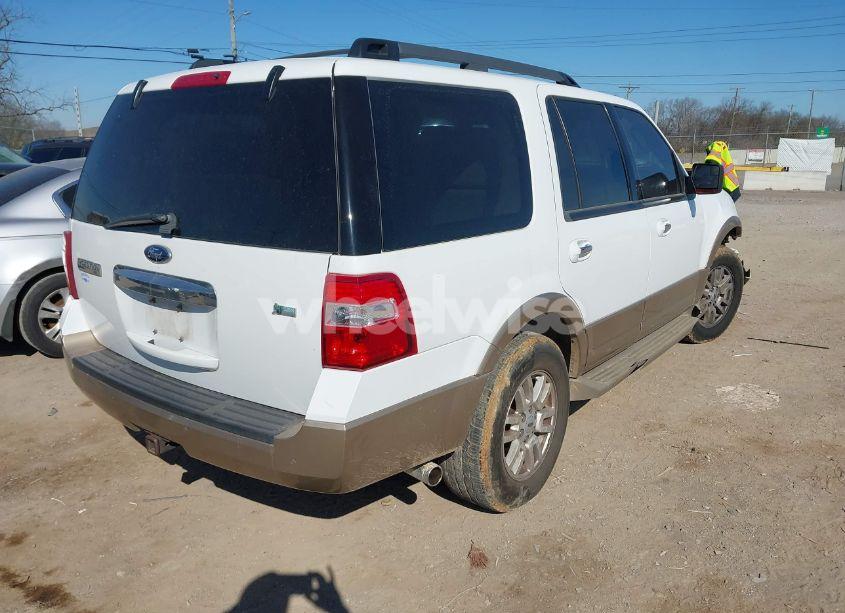 Photo 4 of 2013 Ford Expedition XLT (VIN 1FMJU1H59DEF69268)