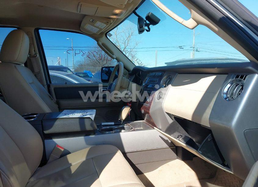 Photo 5 of 2013 Ford Expedition XLT (VIN 1FMJU1H59DEF69268)