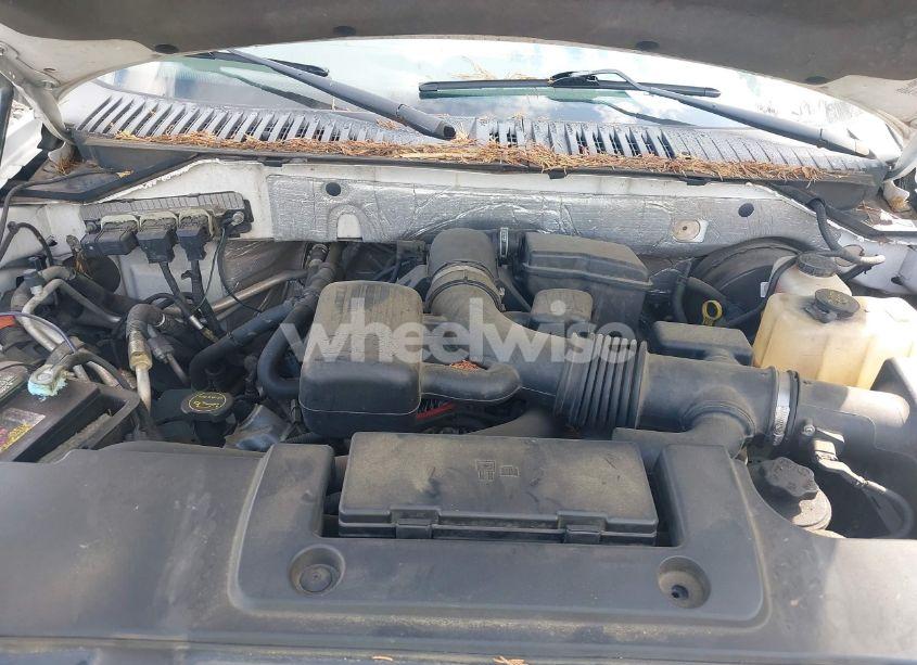 Photo 10 of 2013 Ford Expedition XLT (VIN 1FMJU1H5XDEF02260)