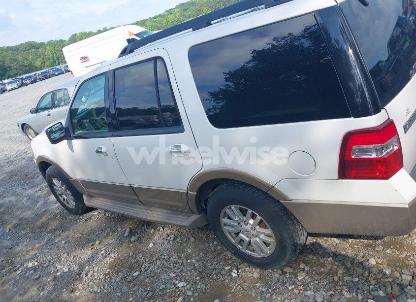 Photo 14 of 2013 Ford Expedition XLT (VIN 1FMJU1H5XDEF02260)