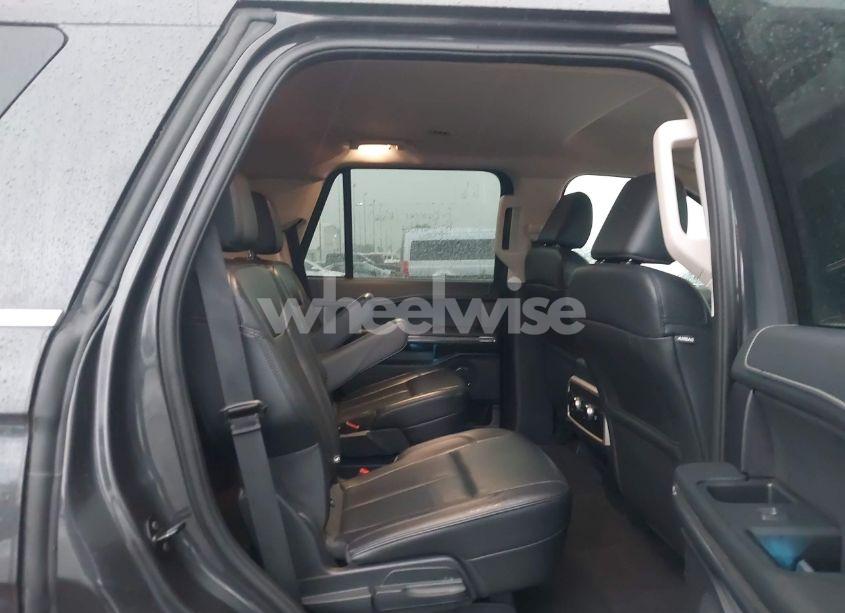 Photo 8 of 2024 Ford Expedition XLT (VIN 1FMJU1H81REA50121)