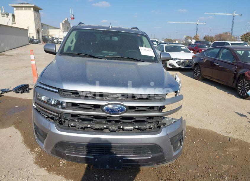 Photo 13 of 2024 Ford Expedition XLT (VIN 1FMJU1H81REA51527)