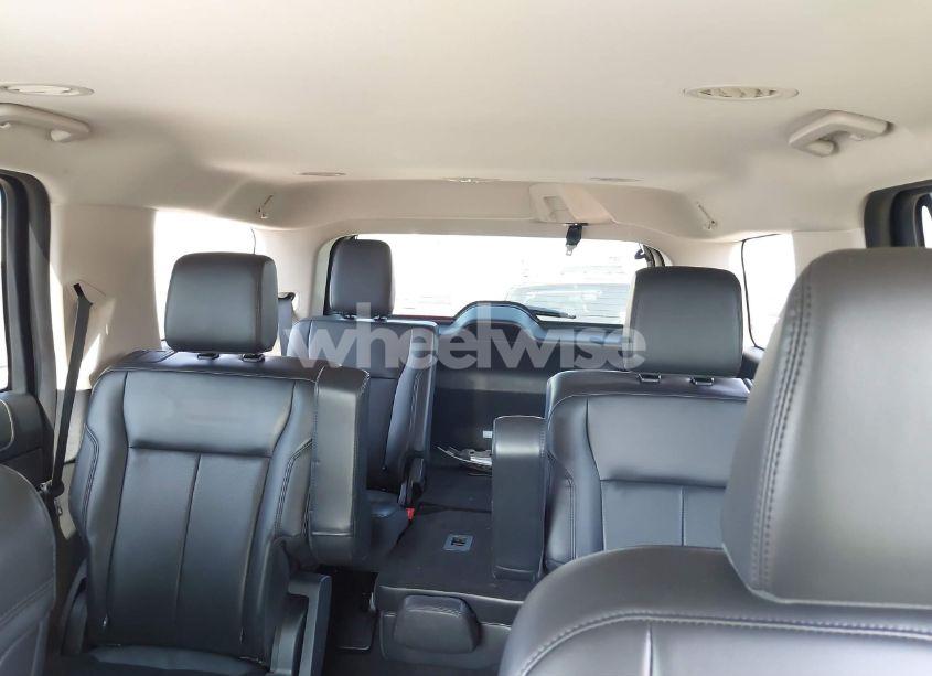 Photo 8 of 2024 Ford Expedition XLT (VIN 1FMJU1H81REA51527)