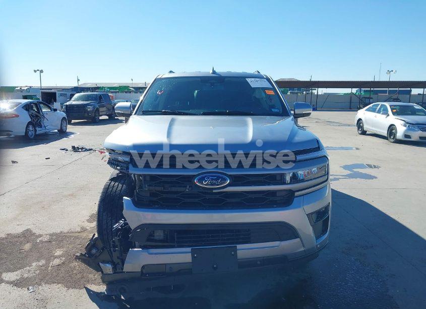 Photo 12 of 2024 Ford Expedition XLT (VIN 1FMJU1H81REA58591)
