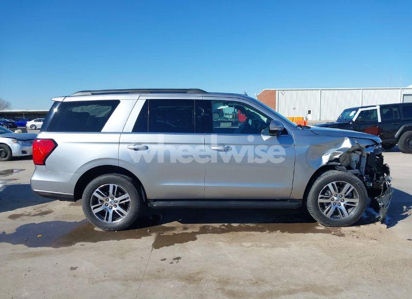 Photo 13 of 2024 Ford Expedition XLT (VIN 1FMJU1H81REA58591)