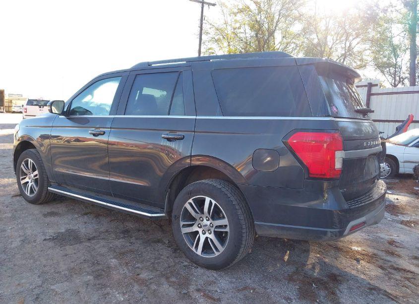 Photo 3 of 2023 Ford Expedition XLT (VIN 1FMJU1H83PEA66933)