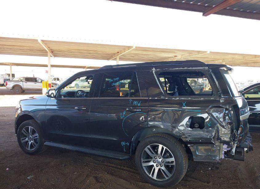 Photo 13 of 2024 Ford Expedition XLT (VIN 1FMJU1H83REA00773)