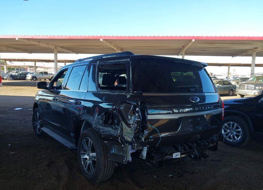 Photo 3 of 2024 Ford Expedition XLT (VIN 1FMJU1H83REA00773)