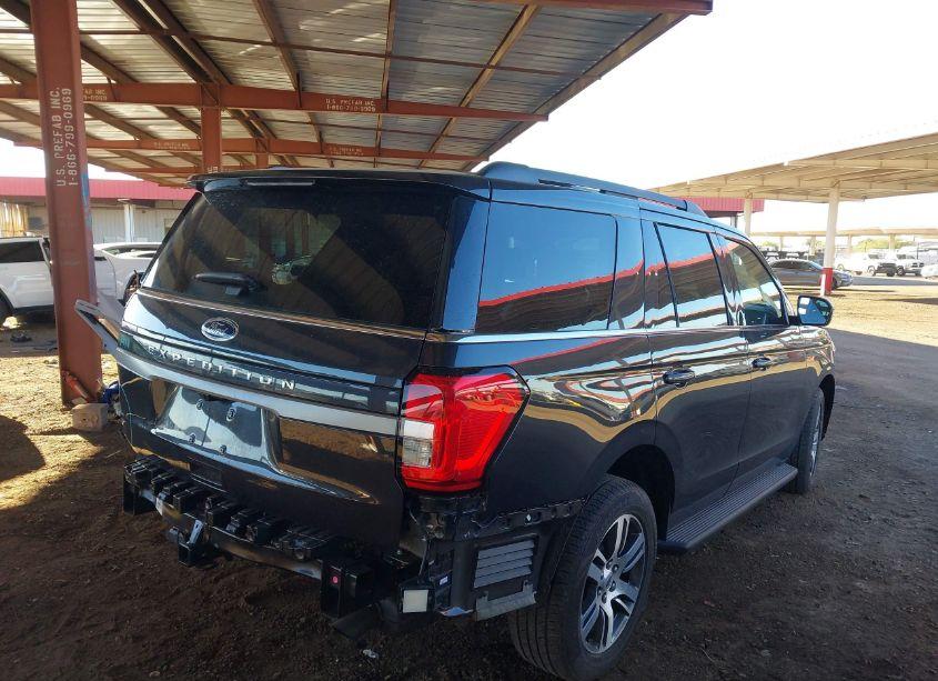 Photo 4 of 2024 Ford Expedition XLT (VIN 1FMJU1H83REA00773)