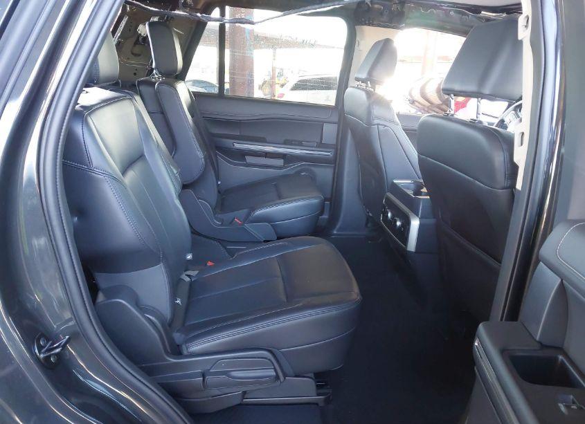 Photo 8 of 2024 Ford Expedition XLT (VIN 1FMJU1H83REA00773)
