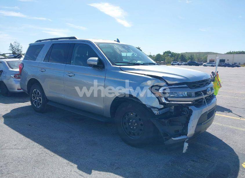 2024 Ford Expedition XLT (VIN 1FMJU1H85REA20278) main photo