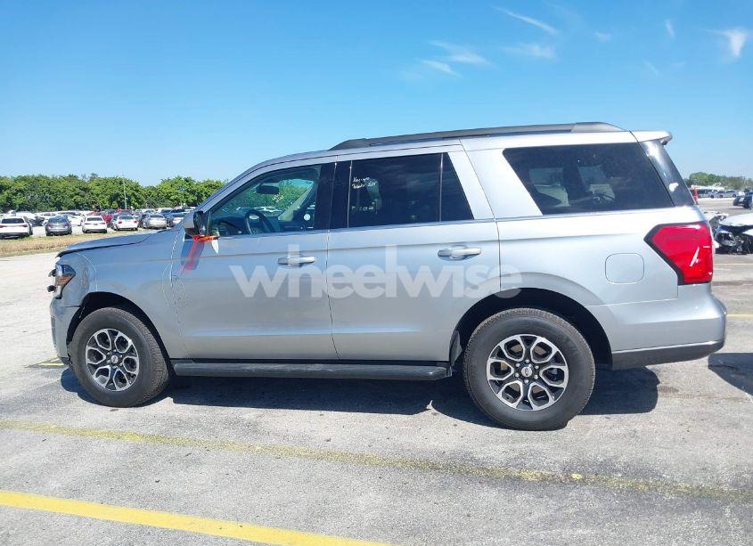 Photo 14 of 2024 Ford Expedition XLT (VIN 1FMJU1H85REA20278)
