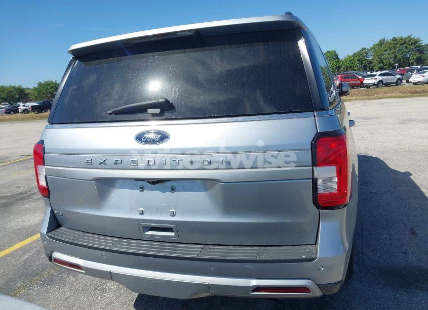 Photo 16 of 2024 Ford Expedition XLT (VIN 1FMJU1H85REA20278)