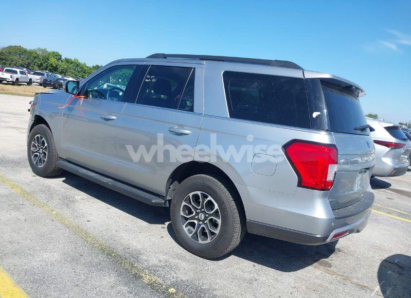 Photo 3 of 2024 Ford Expedition XLT (VIN 1FMJU1H85REA20278)