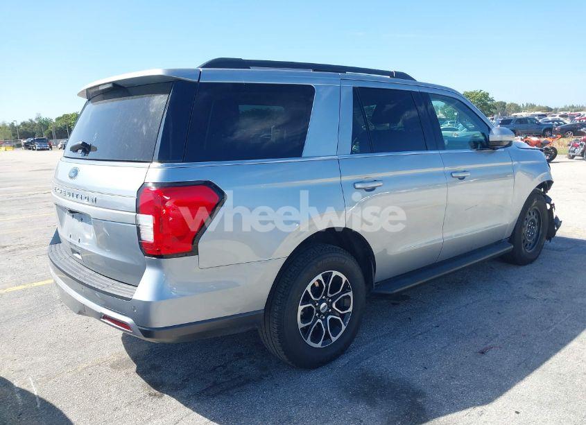 Photo 4 of 2024 Ford Expedition XLT (VIN 1FMJU1H85REA20278)