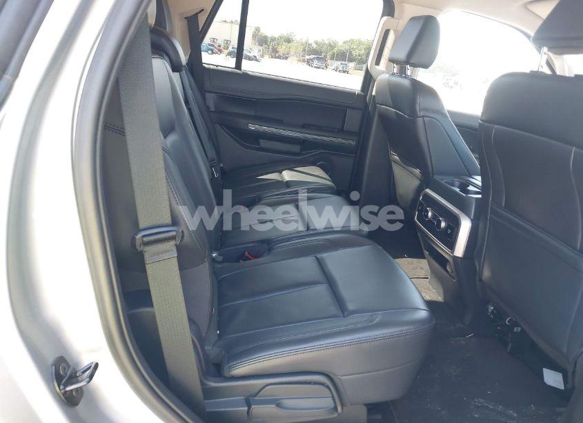 Photo 8 of 2024 Ford Expedition XLT (VIN 1FMJU1H85REA20278)