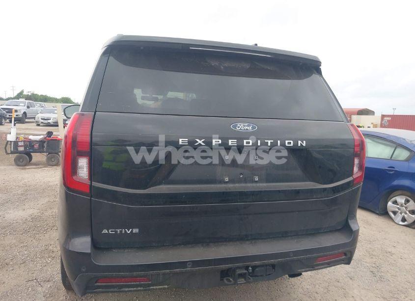 Photo 16 of 2025 Ford Expedition ACTIVE (VIN 1FMJU1H86SEA17492)