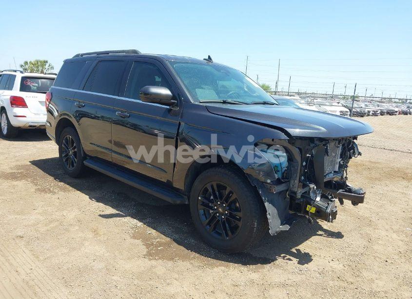 2024 Ford Expedition XLT (VIN 1FMJU1H88REB10590) main photo