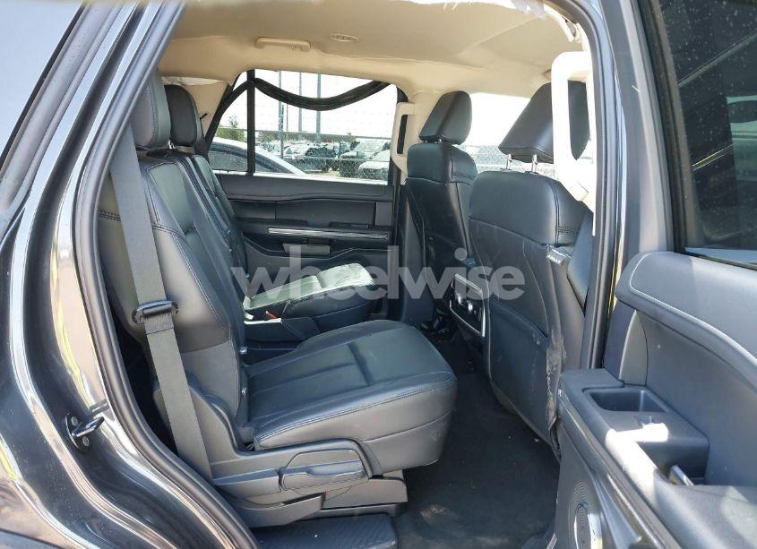 Photo 8 of 2024 Ford Expedition XLT (VIN 1FMJU1H88REB10590)