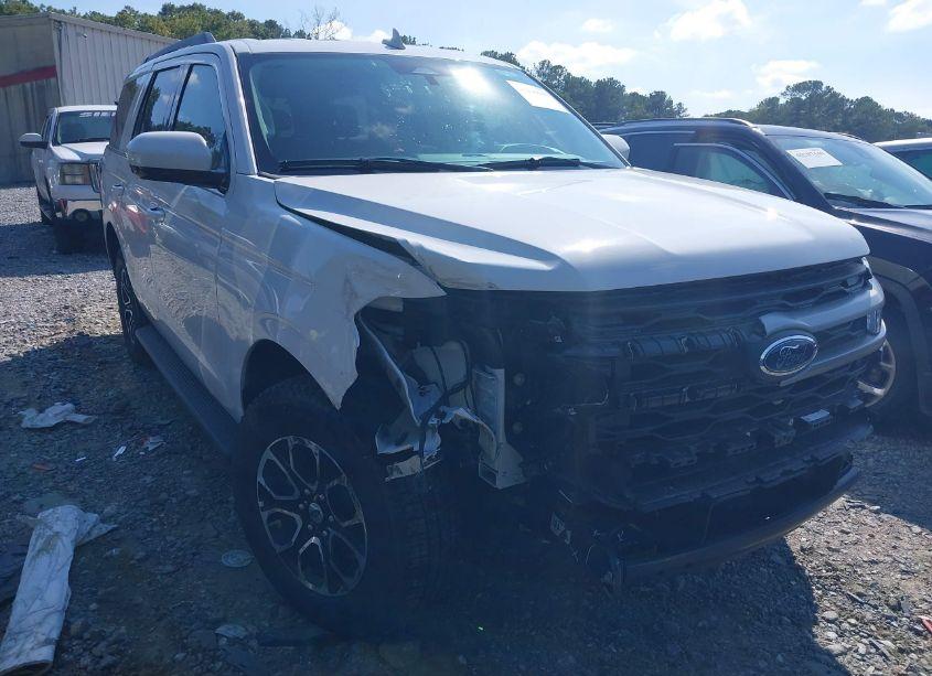 Photo 13 of 2024 Ford Expedition XLT (VIN 1FMJU1H8XREA19787)