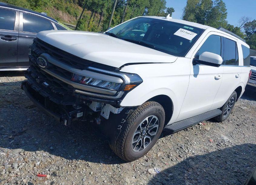 Photo 2 of 2024 Ford Expedition XLT (VIN 1FMJU1H8XREA19787)