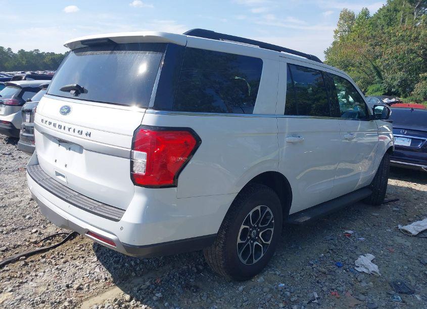 Photo 4 of 2024 Ford Expedition XLT (VIN 1FMJU1H8XREA19787)