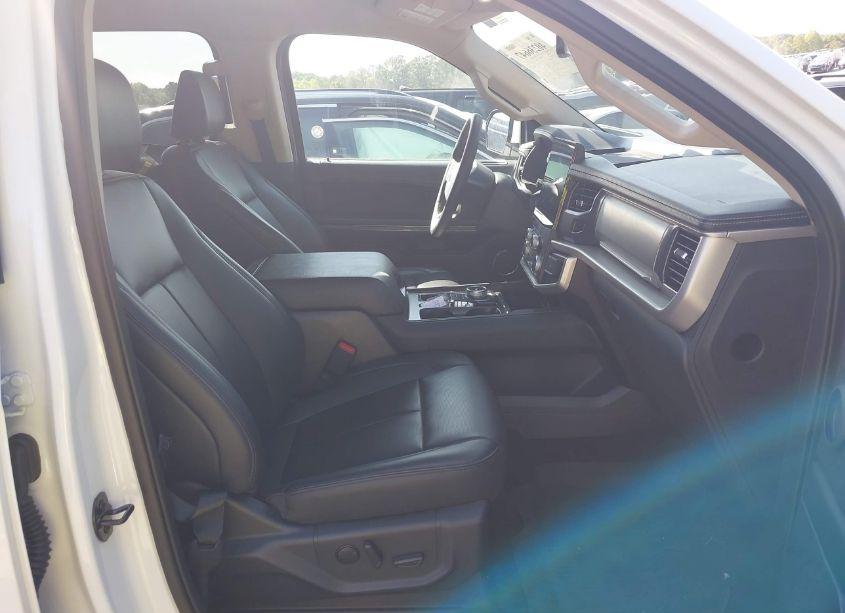 Photo 5 of 2024 Ford Expedition XLT (VIN 1FMJU1H8XREA19787)