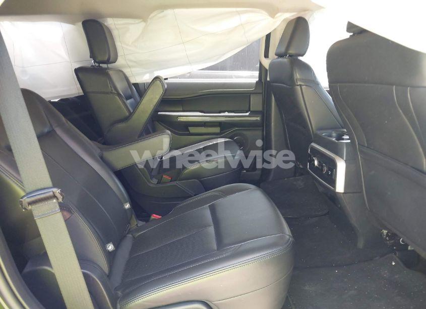 Photo 8 of 2024 Ford Expedition XLT (VIN 1FMJU1H8XREA41871)