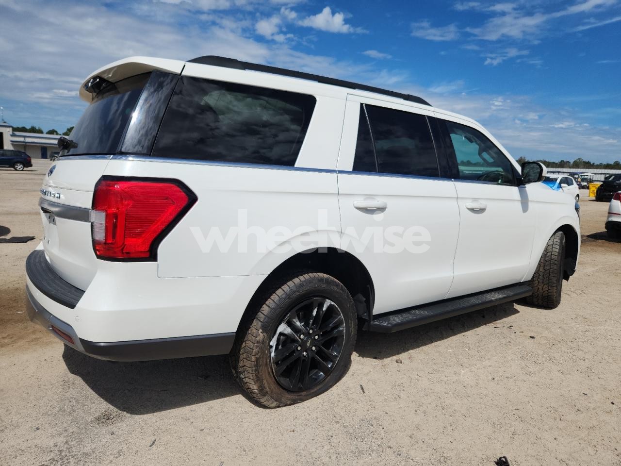 Photo 3 of 2024 FORD EXPEDITION XLT (VIN 1FMJU1H8XREA78483)