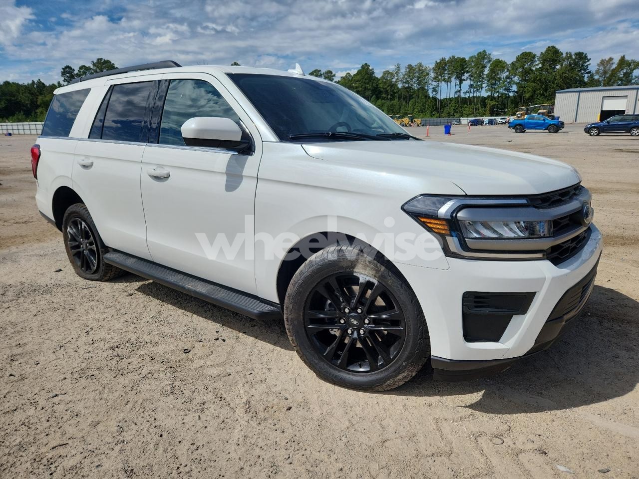 Photo 4 of 2024 FORD EXPEDITION XLT (VIN 1FMJU1H8XREA78483)