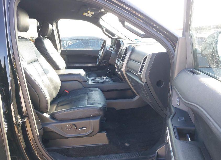 Photo 5 of 2018 Ford Expedition XLT (VIN 1FMJU1HT0JEA17703)