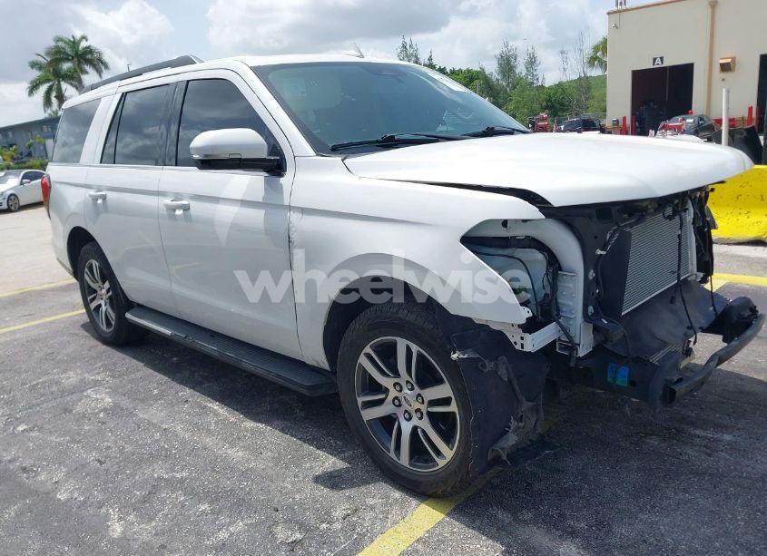 2022 Ford Expedition XLT (VIN 1FMJU1HT0NEA10739) main photo