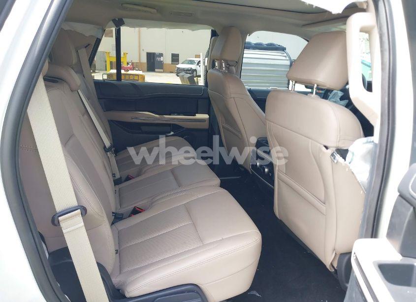 Photo 8 of 2022 Ford Expedition XLT (VIN 1FMJU1HT0NEA10739)