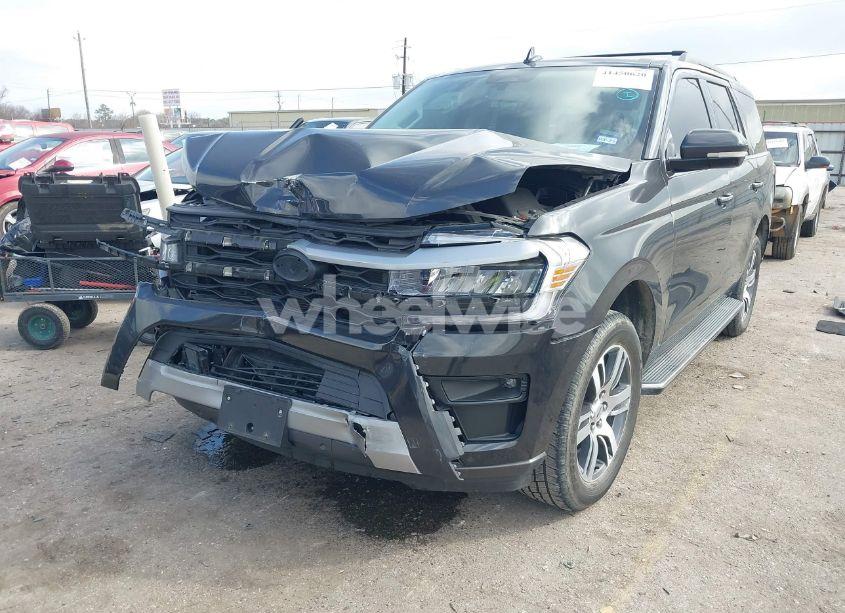 Photo 2 of 2022 Ford Expedition XLT (VIN 1FMJU1HT0NEA56894)