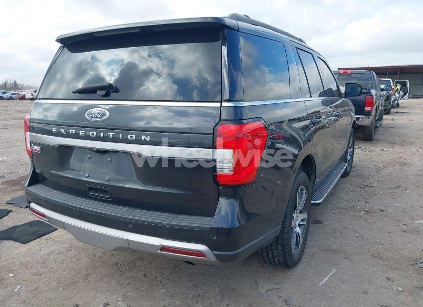 Photo 4 of 2022 Ford Expedition XLT (VIN 1FMJU1HT0NEA56894)