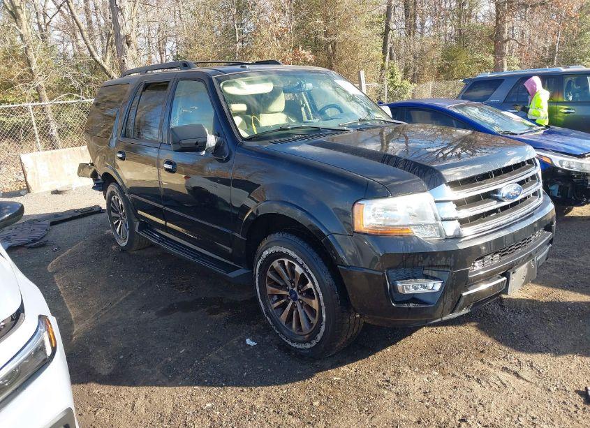 2015 Ford Expedition XLT (VIN 1FMJU1HT1FEF20969) main photo