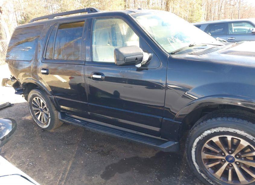 Photo 13 of 2015 Ford Expedition XLT (VIN 1FMJU1HT1FEF20969)