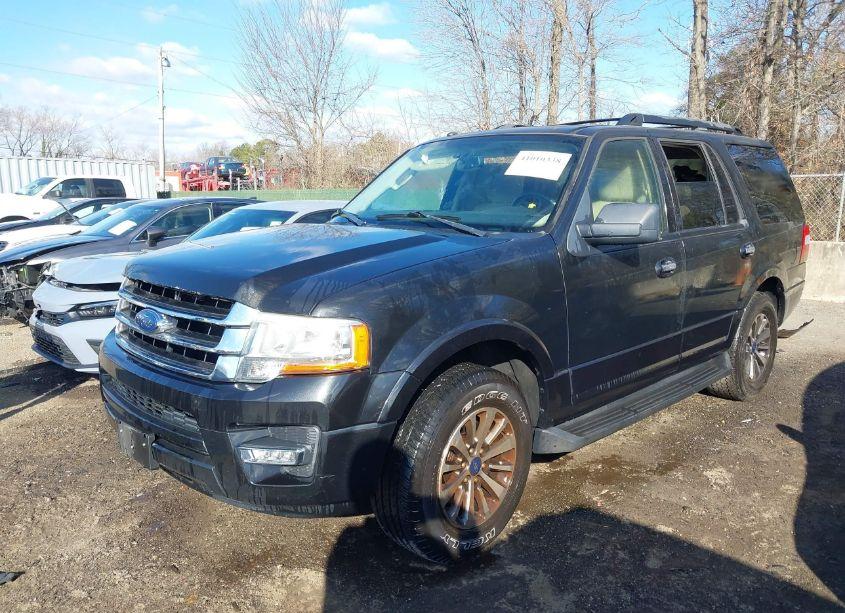 Photo 2 of 2015 Ford Expedition XLT (VIN 1FMJU1HT1FEF20969)