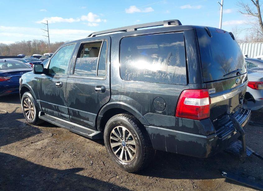Photo 3 of 2015 Ford Expedition XLT (VIN 1FMJU1HT1FEF20969)