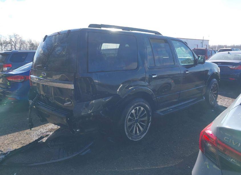 Photo 4 of 2015 Ford Expedition XLT (VIN 1FMJU1HT1FEF20969)