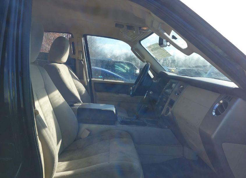 Photo 5 of 2015 Ford Expedition XLT (VIN 1FMJU1HT1FEF20969)