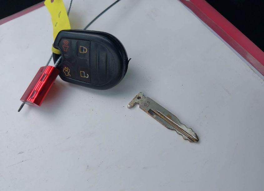 Photo 11 of 2015 Ford Expedition XLT (VIN 1FMJU1HT1FEF27839)