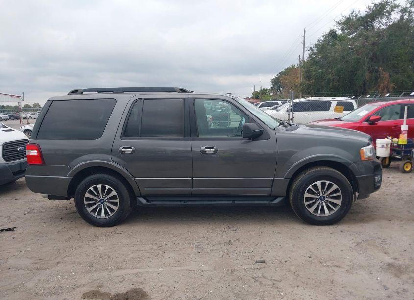 Photo 13 of 2015 Ford Expedition XLT (VIN 1FMJU1HT1FEF27839)