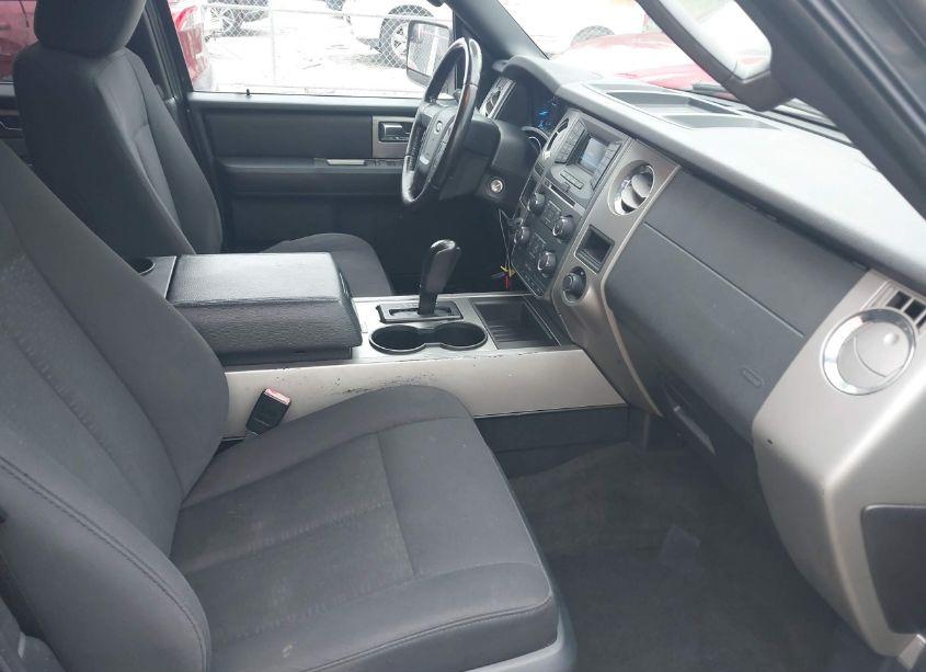 Photo 5 of 2015 Ford Expedition XLT (VIN 1FMJU1HT1FEF27839)