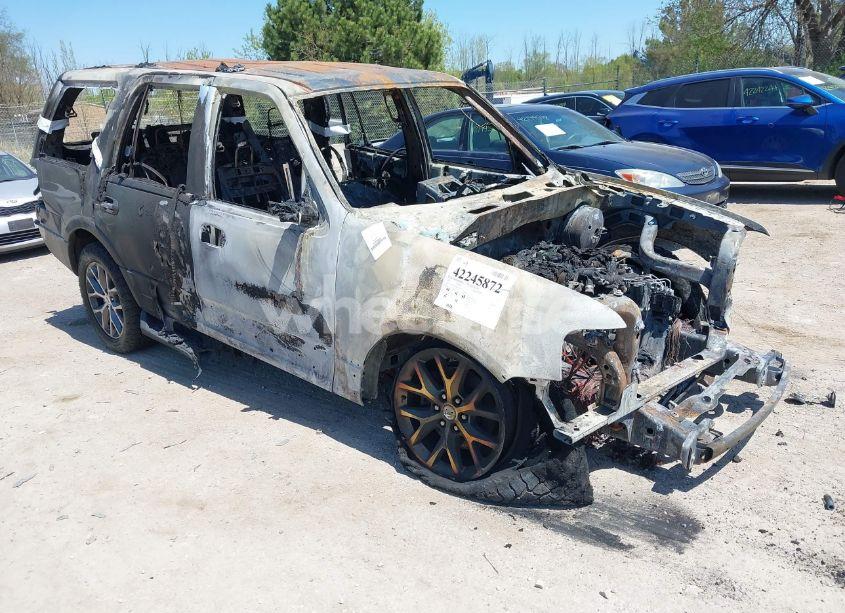 2016 Ford Expedition XLT (VIN 1FMJU1HT1GEF36154) main photo