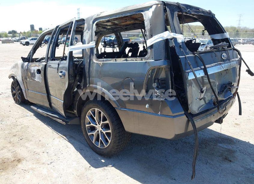 Photo 3 of 2016 Ford Expedition XLT (VIN 1FMJU1HT1GEF36154)