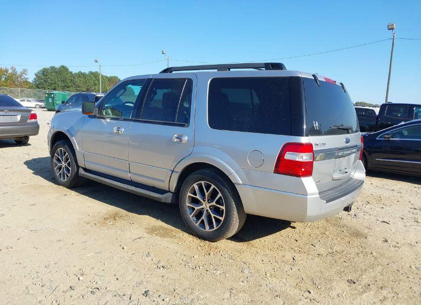 Photo 3 of 2016 Ford Expedition XLT (VIN 1FMJU1HT1GEF44304)