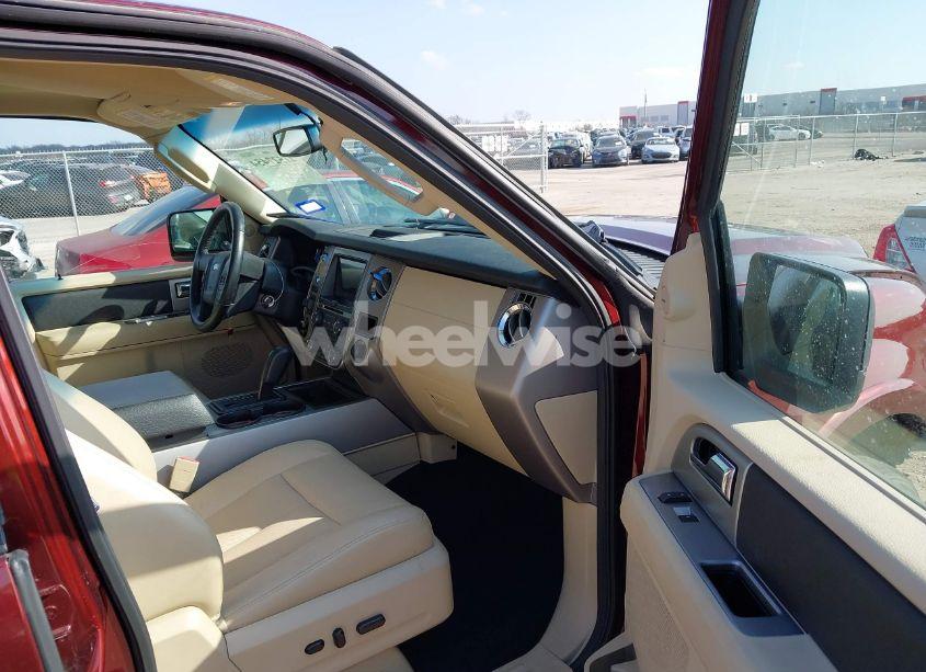 Photo 5 of 2017 Ford Expedition XLT (VIN 1FMJU1HT1HEA58688)